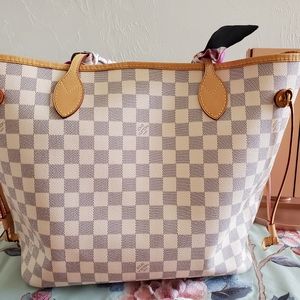 Louis Vuitton Neverfull MM handbag